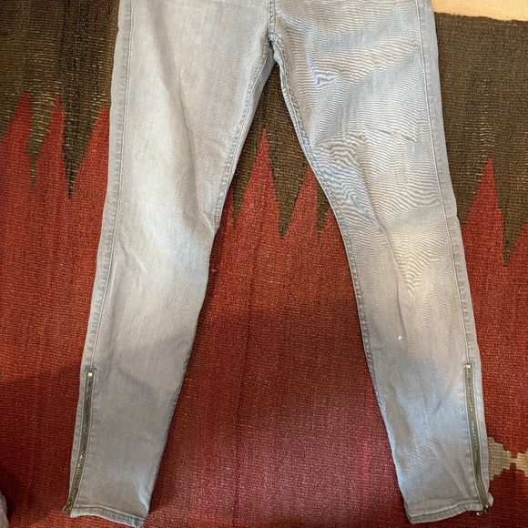 7 For All Mankind - LIGHT GREY size 29 (run small) JEANS - Picture 4 of 4